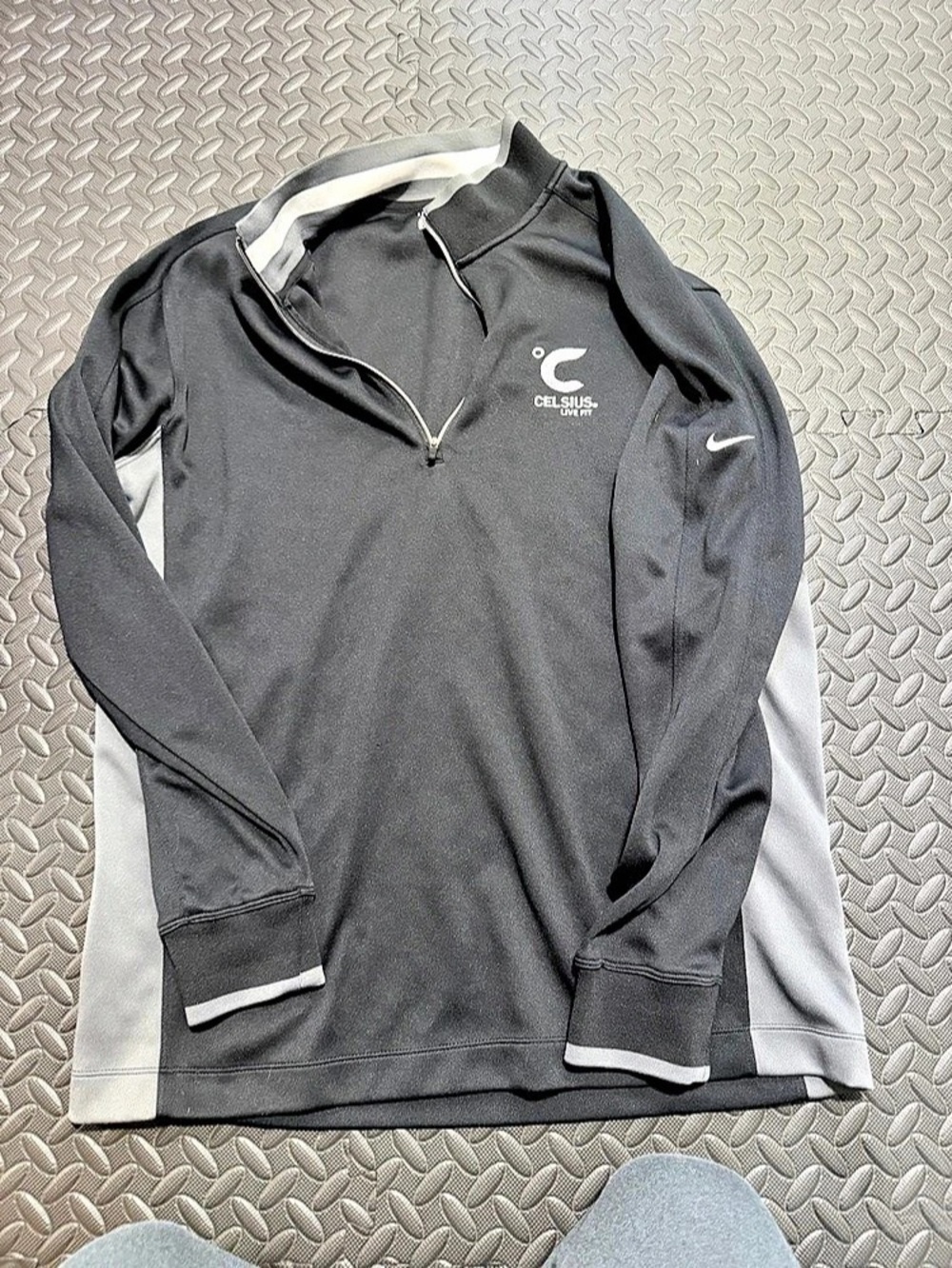 Nike golf Dri-FIT Men's Polo Black & Gray Size Medium Like New